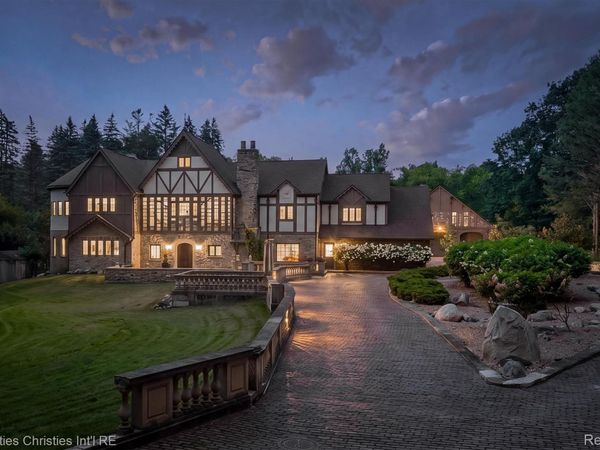 1540 Mill Race, Rochester Hills, Mi 48306