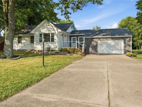 9247 Youngstown Pittsburgh Road , Youngstown, OH 44514
