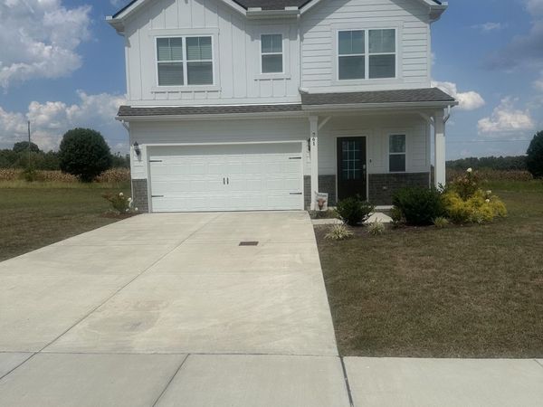 761 Emerson Ln, Westmoreland, TN 37186