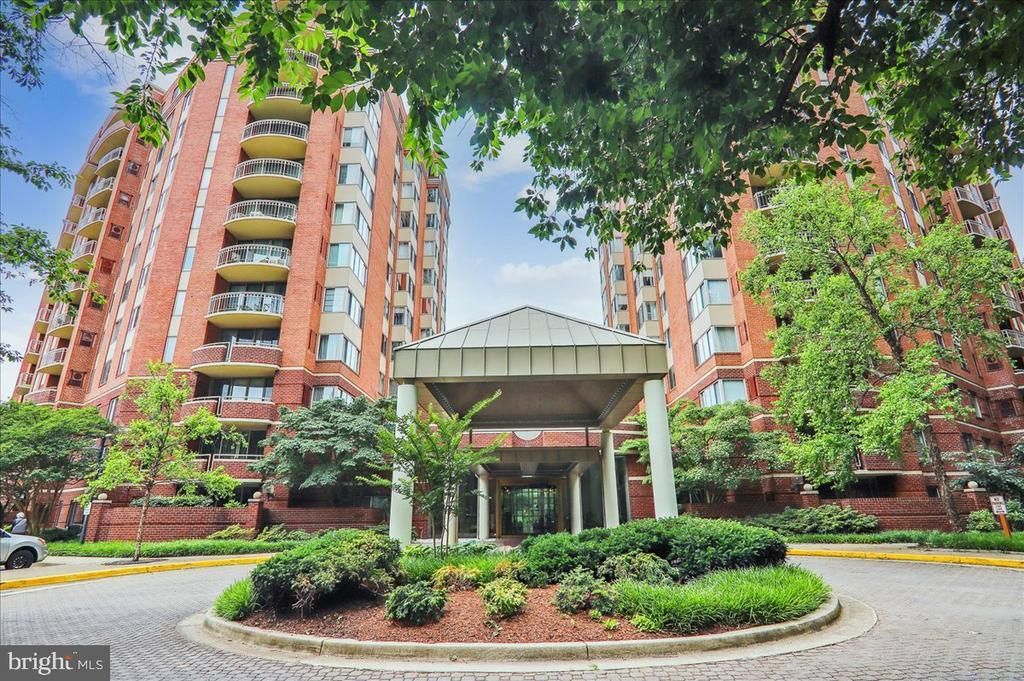 5802 NICHOLSON LANE , ROCKVILLE, MD 20852