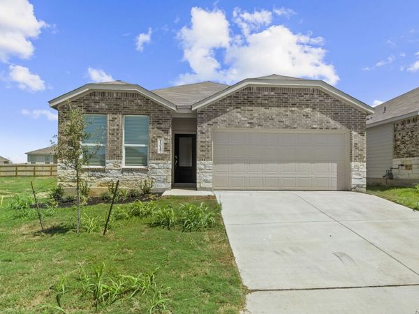 1317 Apron Trl, New Braunfels, TX 78130