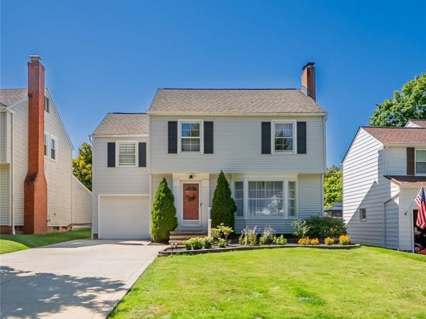 1164 Croyden Road, Lyndhurst, OH 44124