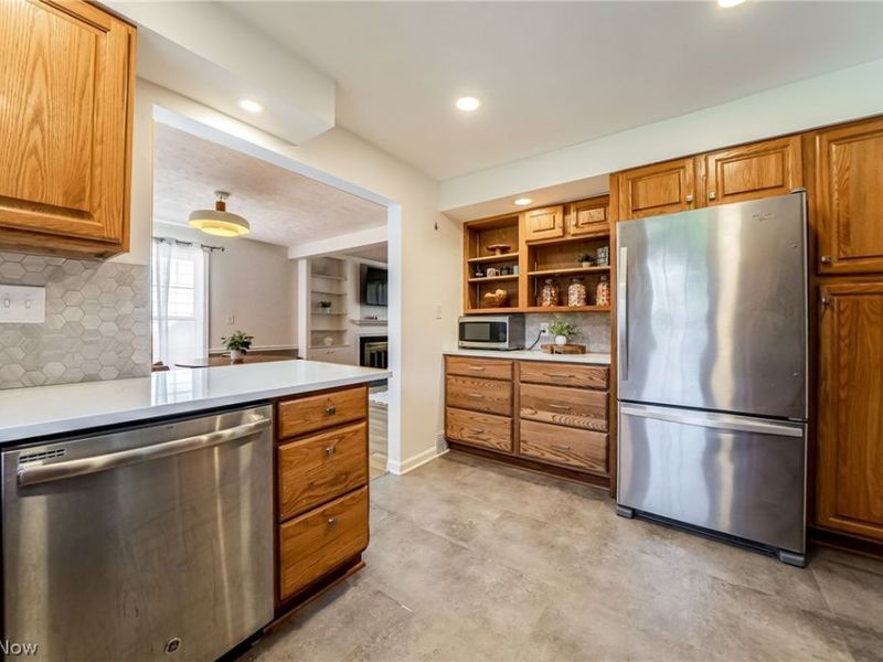 1164 Croyden Road, Lyndhurst, OH 44124 Photo 10
