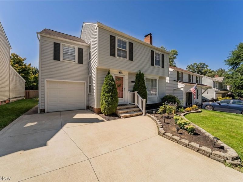 1164 Croyden Road, Lyndhurst, OH 44124 Photo 2
