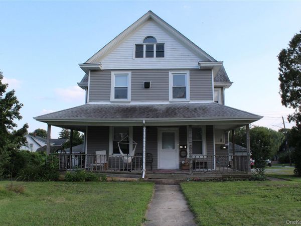 64 Old Dock Road , Kings Park, NY 11754
