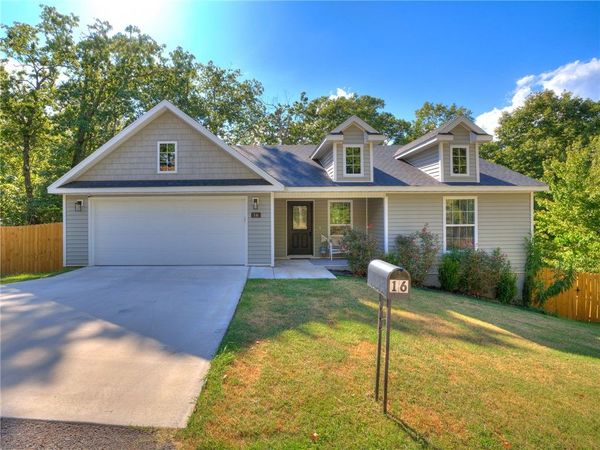 16 Lanark Circle, Bella Vista, AR 72715