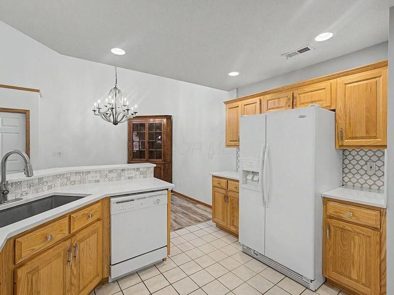 72 Fairway Drive, Mount Vernon, OH 43050 Photo 8