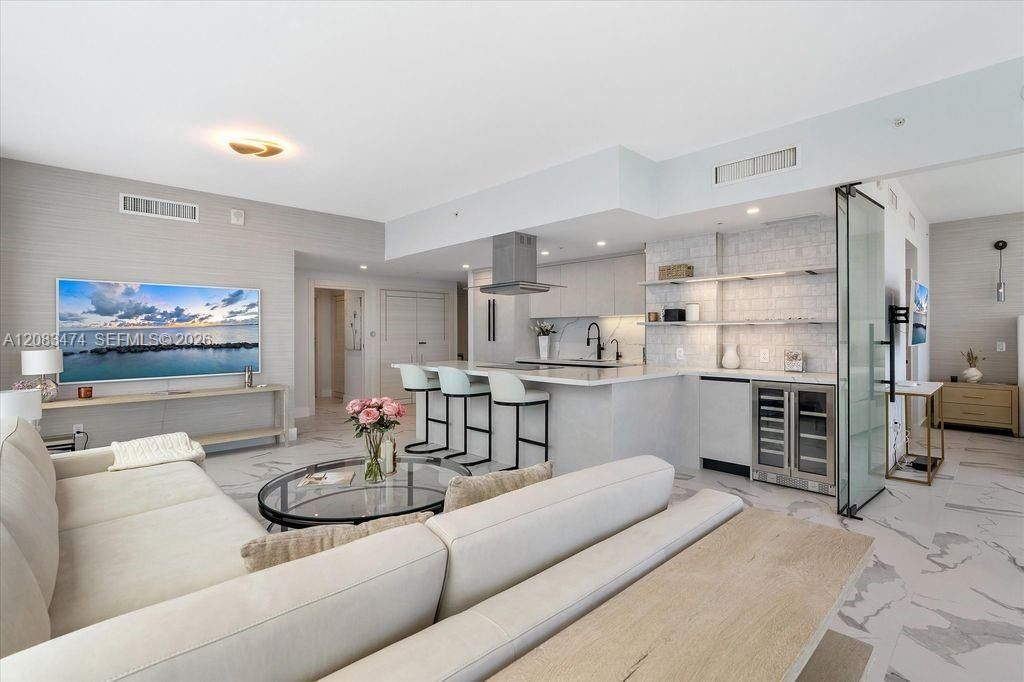 6899 Collins Ave, Unit 1008, Miami Beach, FL 33141 Photo