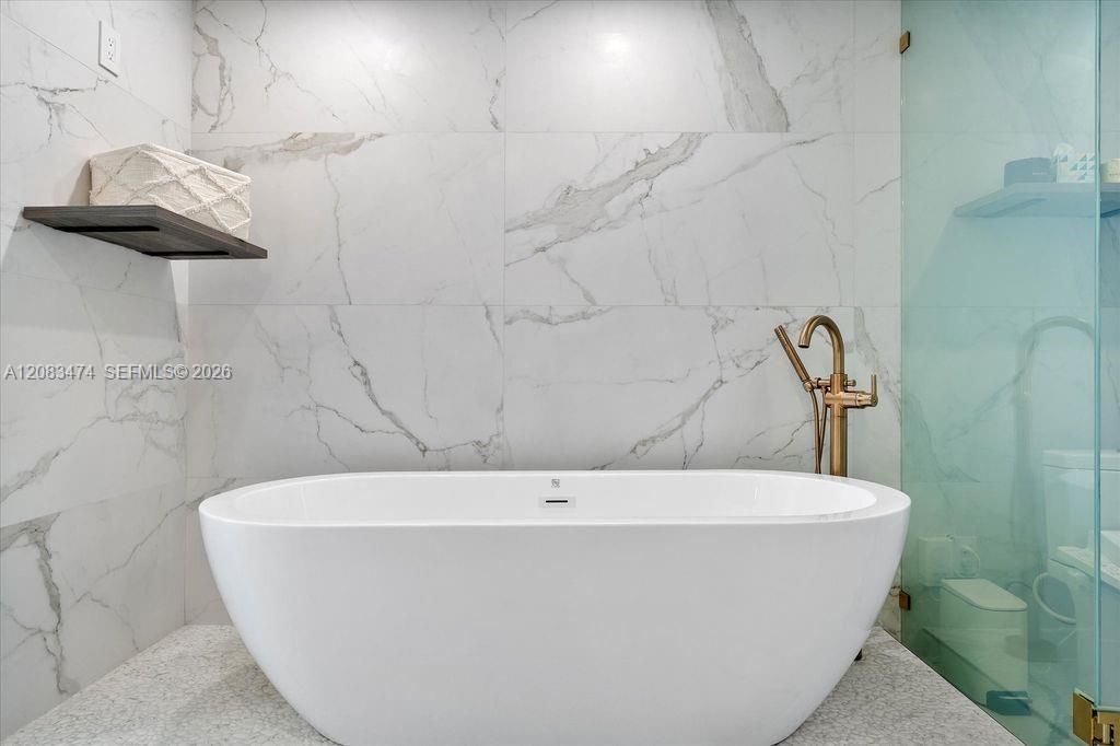 6899 Collins Ave, Unit 1008, Miami Beach, FL 33141 Photo