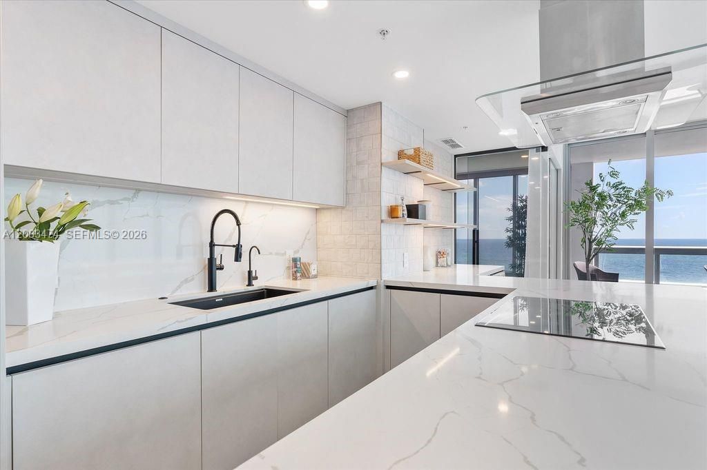 6899 Collins Ave, Unit 1008, Miami Beach, FL 33141 Photo