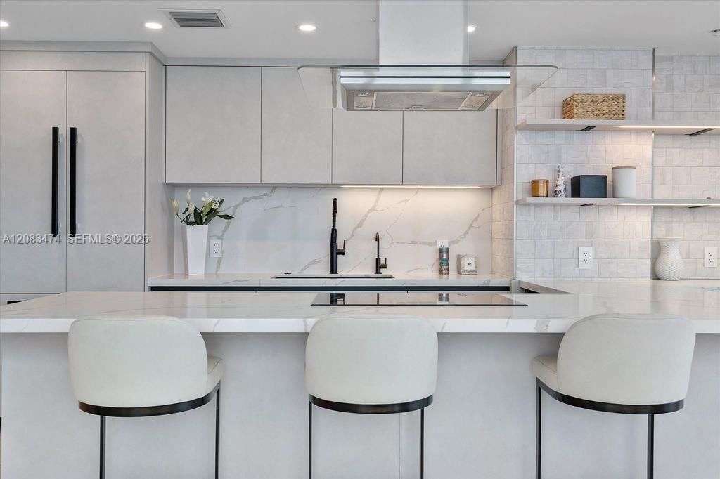 6899 Collins Ave, Unit 1008, Miami Beach, FL 33141 Photo
