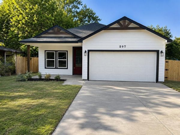 207 Cotton Street , Alvarado, TX 76009