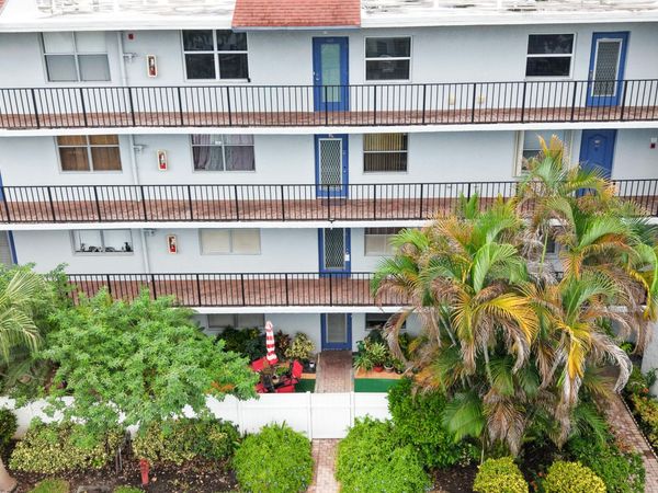 14723 CUMBERLAND Drive, Unit 1070, Delray Beach, FL 33446