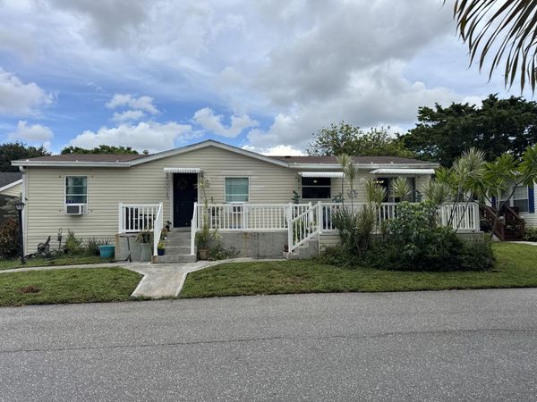 2555 PGA Boulevard, Unit 305, Palm Beach Gardens, FL 33410
