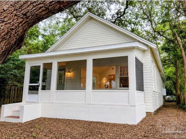 217 N Barcelona, Pensacola, FL 32502