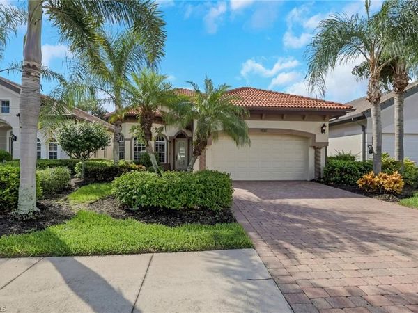 7832 Valencia CT, NAPLES, FL 34113