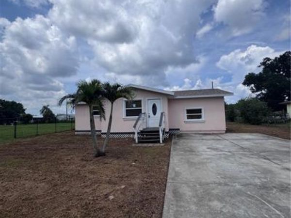 2935 Winona DR , NORTH FORT MYERS, FL 33917