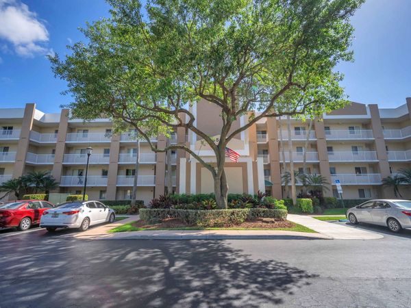 9560 Weldon Circle, Unit J210, Tamarac, FL 33321