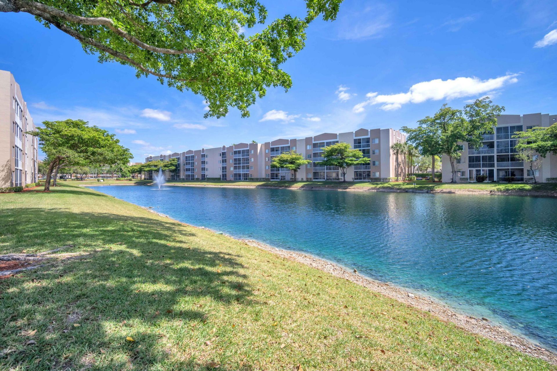 9560 Weldon Circle, Unit J210, Tamarac, FL 33321 Photo
