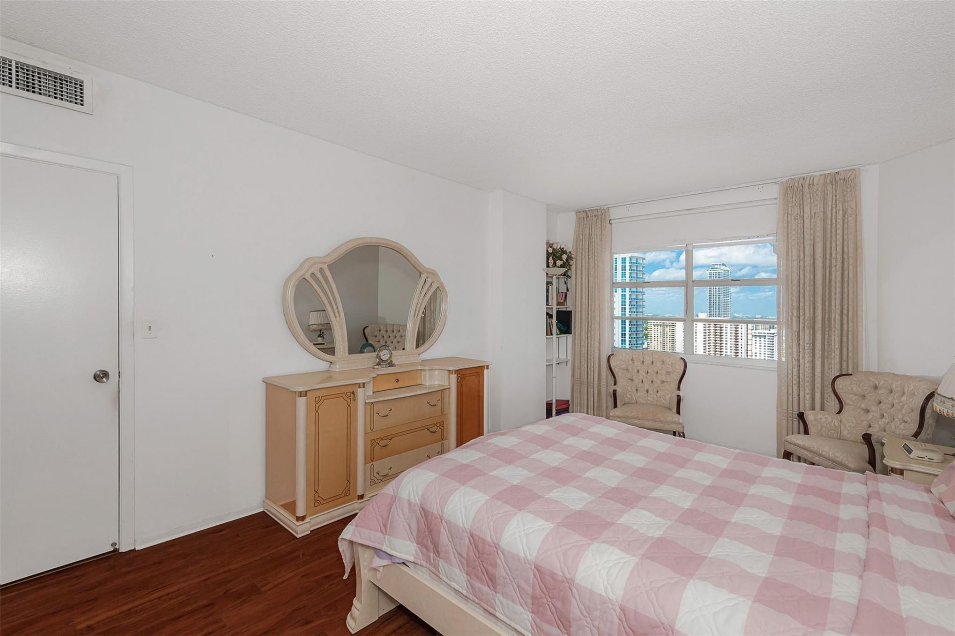 1980 S Ocean Drive, Unit 22P, Hallandale Beach, FL 33009 Photo
