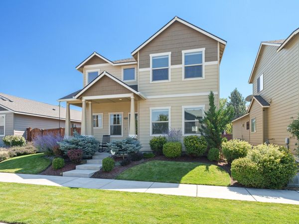 2851 NE Hope Drive, Bend, OR 97701