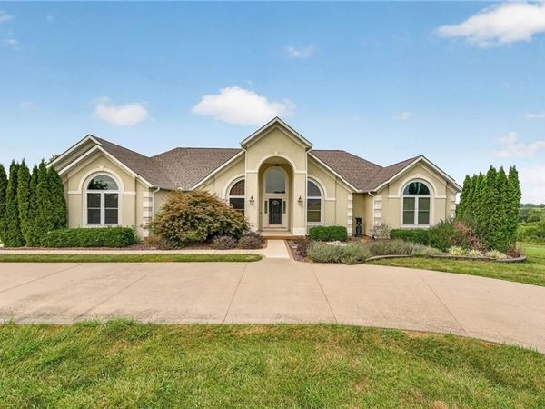 10030 Airfield Lane, Richmond, MO 64085
