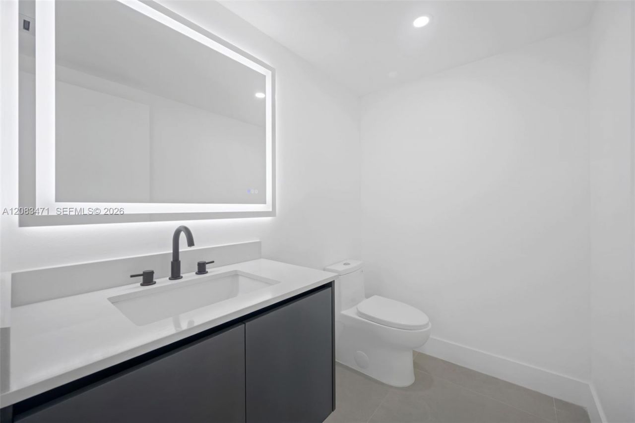 20281 E Country Club Dr , Unit 1008, Aventura, FL 33180 Photo