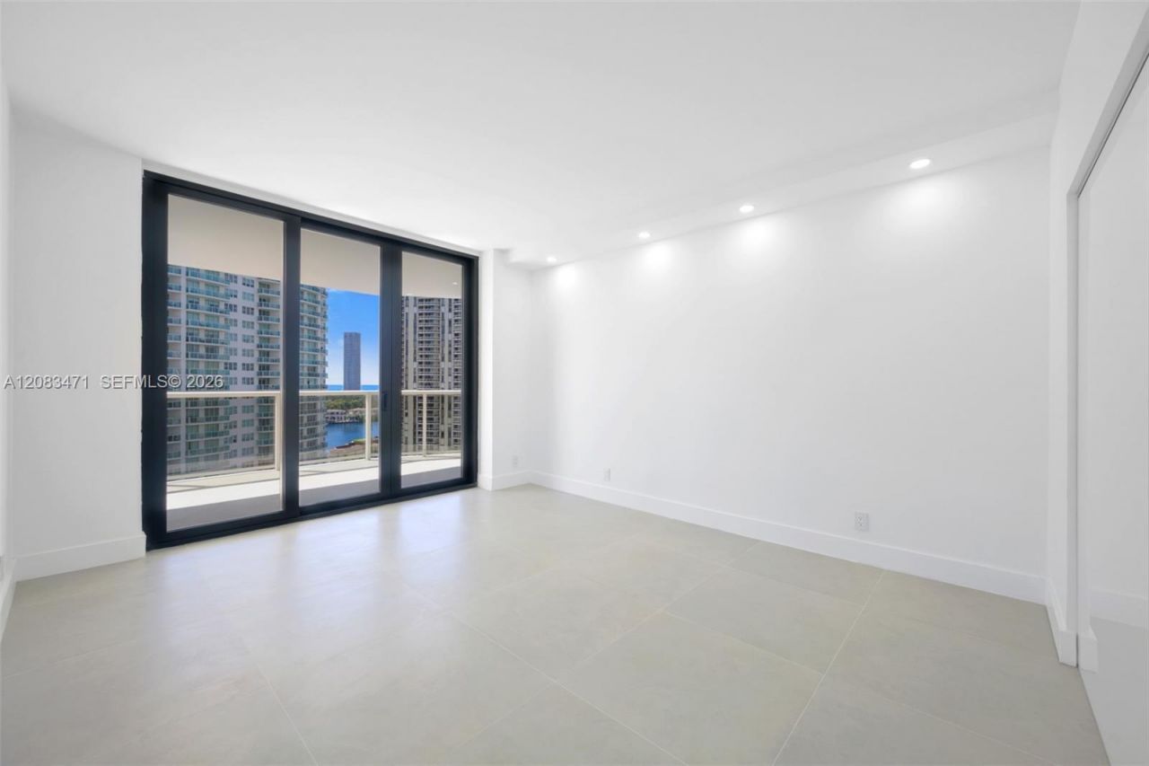20281 E Country Club Dr , Unit 1008, Aventura, FL 33180 Photo