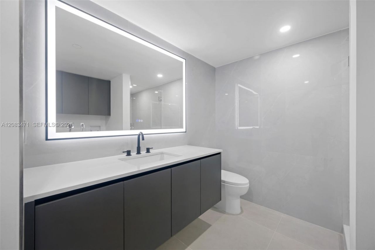 20281 E Country Club Dr , Unit 1008, Aventura, FL 33180 Photo