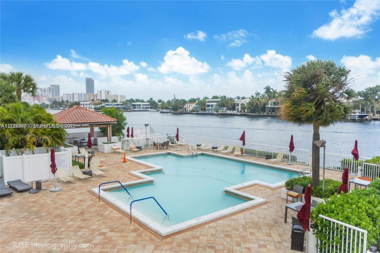 20281 E Country Club Dr , Unit 1008, Aventura, FL 33180 Photo
