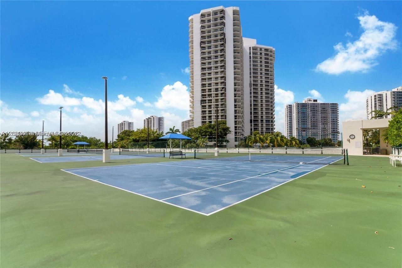20281 E Country Club Dr , Unit 1008, Aventura, FL 33180 Photo