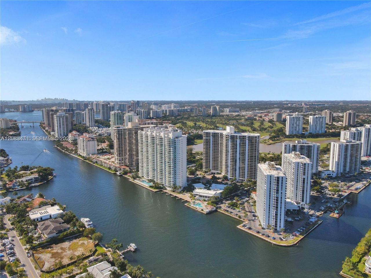 20281 E Country Club Dr , Unit 1008, Aventura, FL 33180 Photo