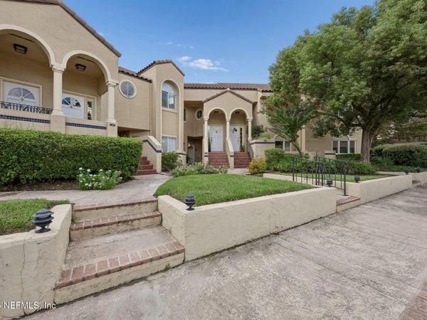 4020 LAVISTA Circle, Unit 211, Jacksonville, FL 32217