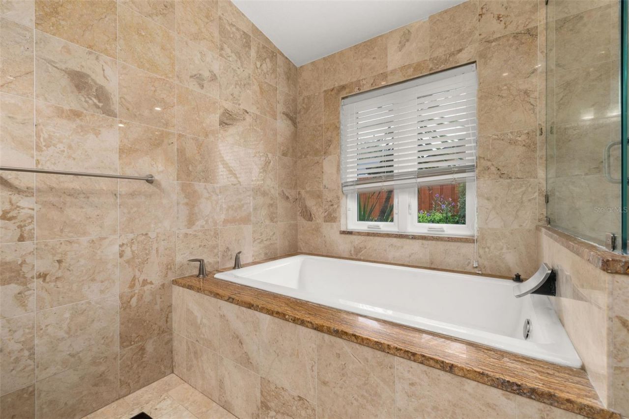 3625 Waters Edge Drive, Belle Isle, FL 32812 Photo