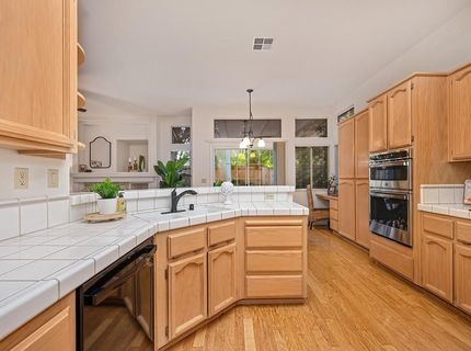 121 Orange Blossom Cir, Folsom, CA 95630 Photo