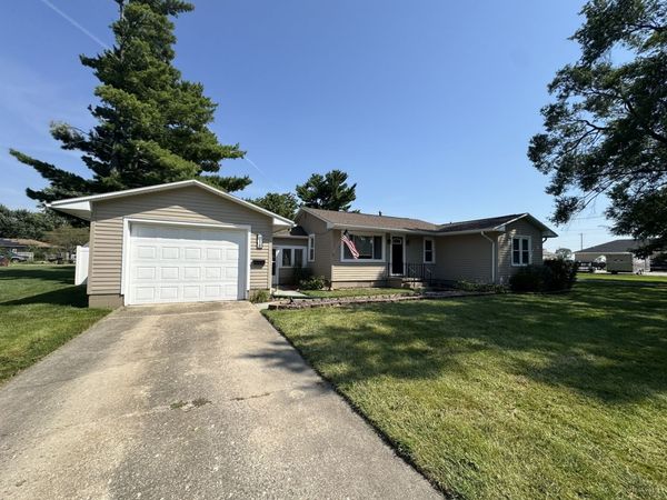 618 S Lott Boulevard , Gibson City, IL 60936