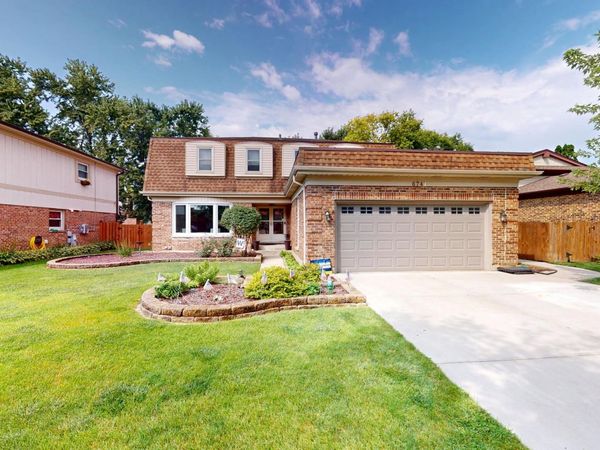 674 Sycamore Lane , Wheeling, IL 60090