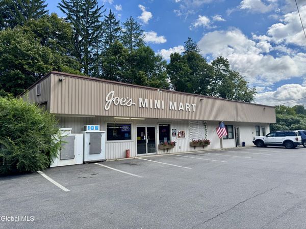 96 Lake Avenue, Lake Luzerne, NY 12846