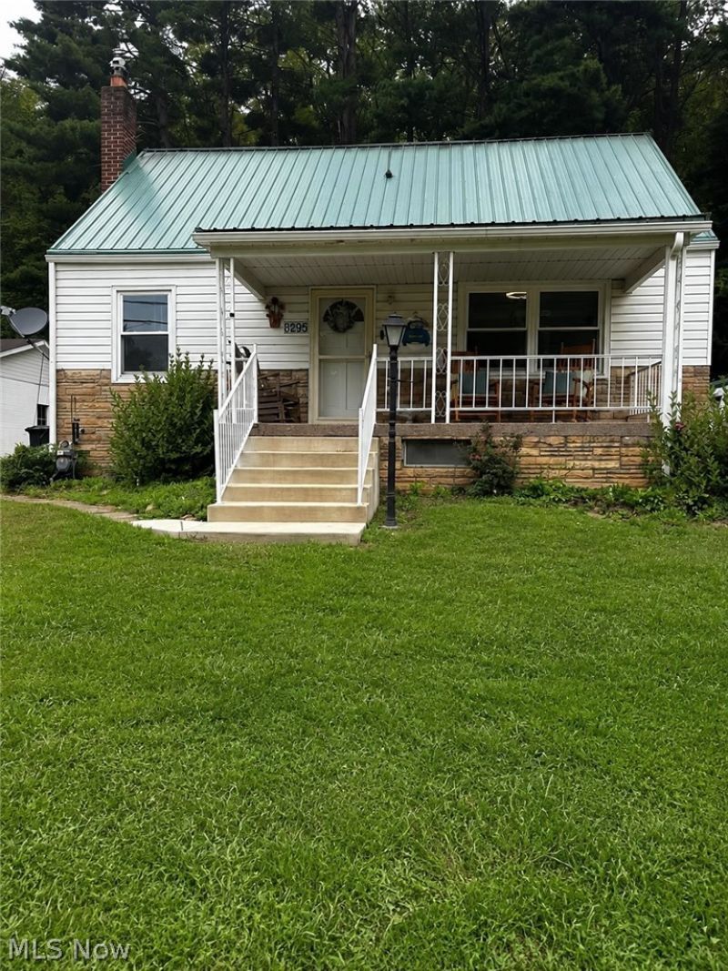 8295 Bear Road Se, Amsterdam, OH 43903 Main Photo