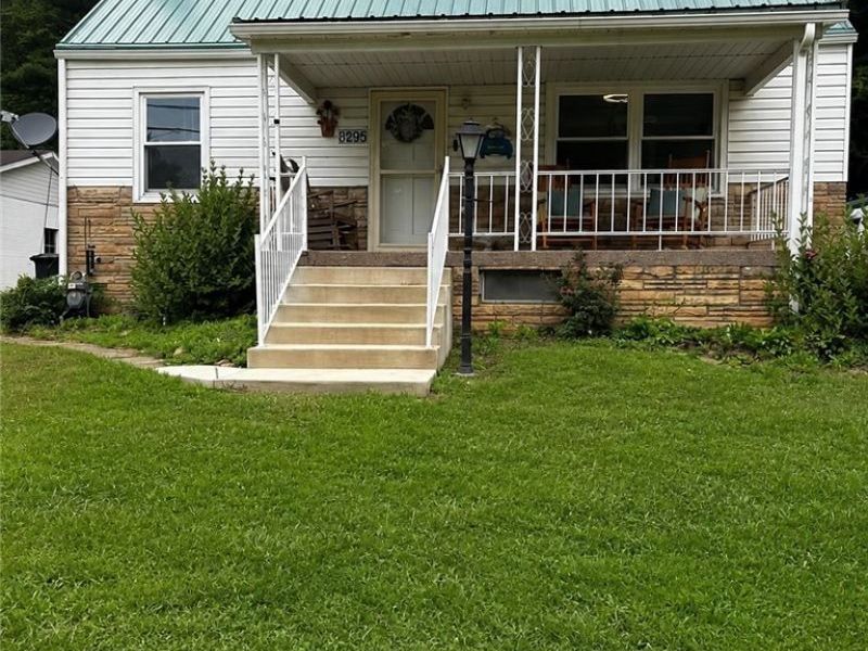 8295 BEAR Road SE, Amsterdam, OH 43903 Photo 1