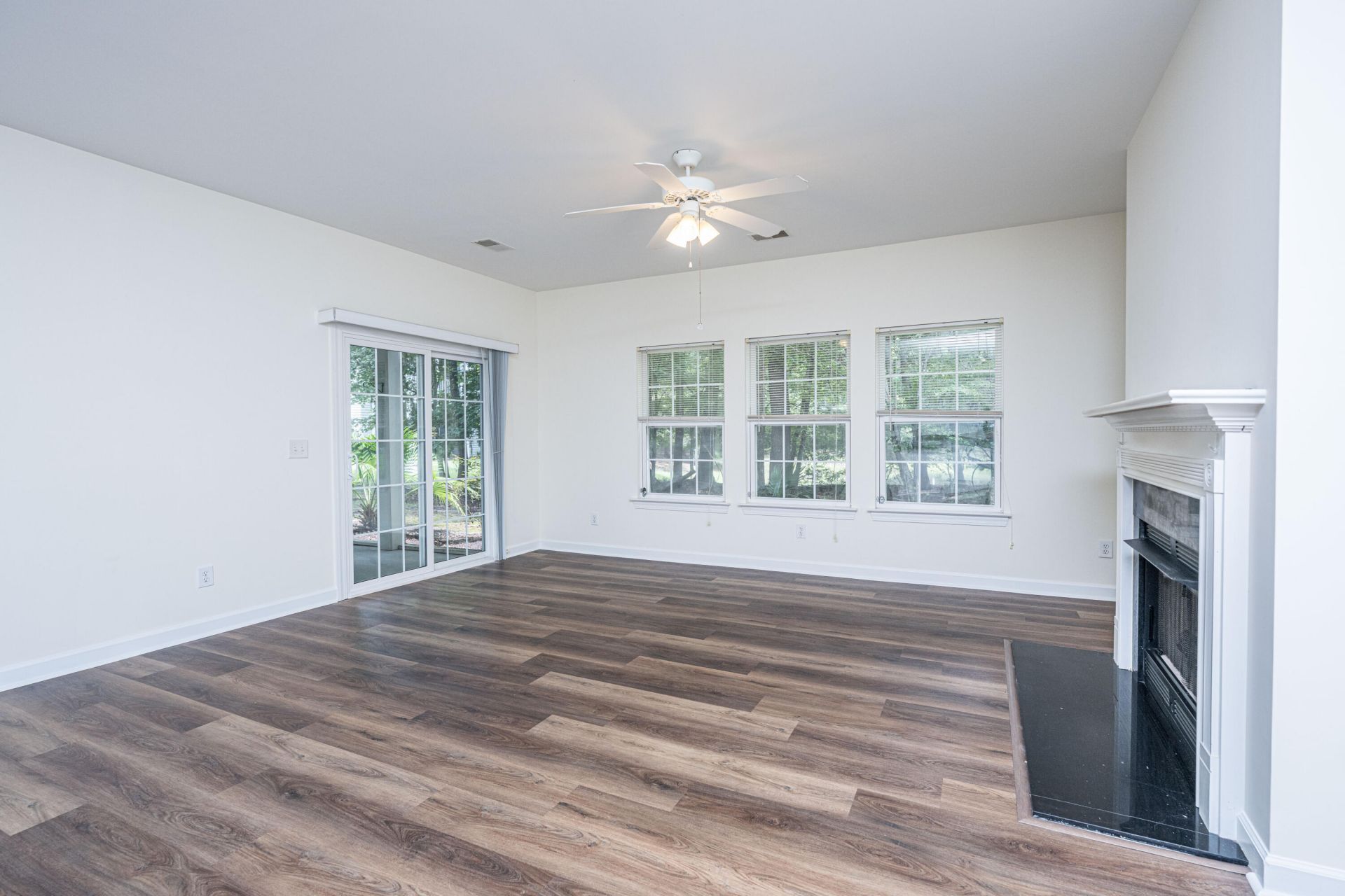 403 S Elgin Court Photo 12