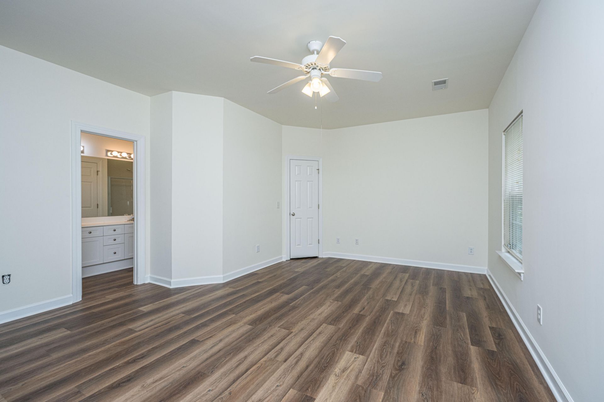 403 S Elgin Court Photo 24