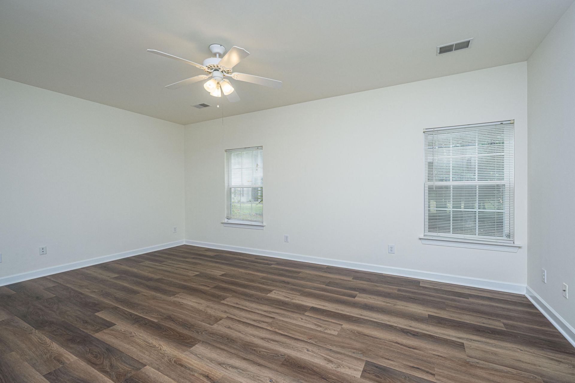403 S Elgin Court Photo 25