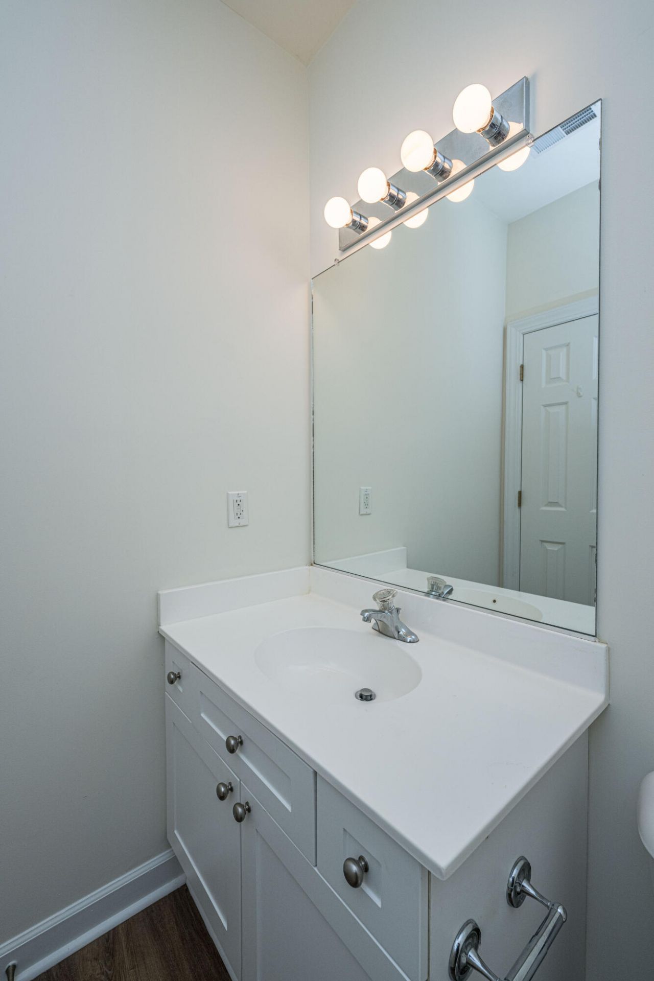 403 S Elgin Court Photo 27