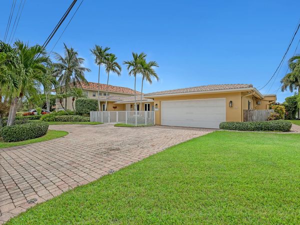 2100 NE 30th Court, Lighthouse Point, FL 33064