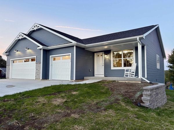 609 Lake View Avenue, Merrimac, WI 53561