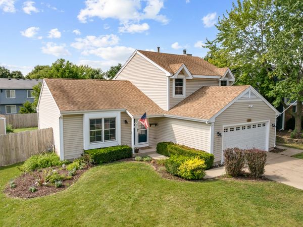 1102 Amberwood Drive , Crystal Lake, IL 60014