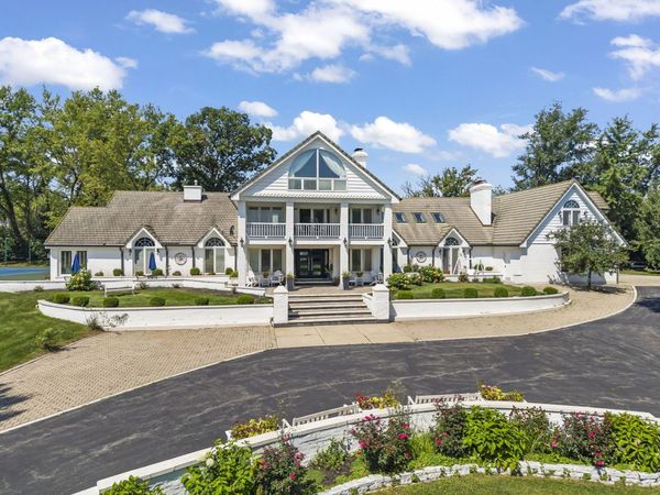 23W735 Hobson Road , Naperville, IL 60540
