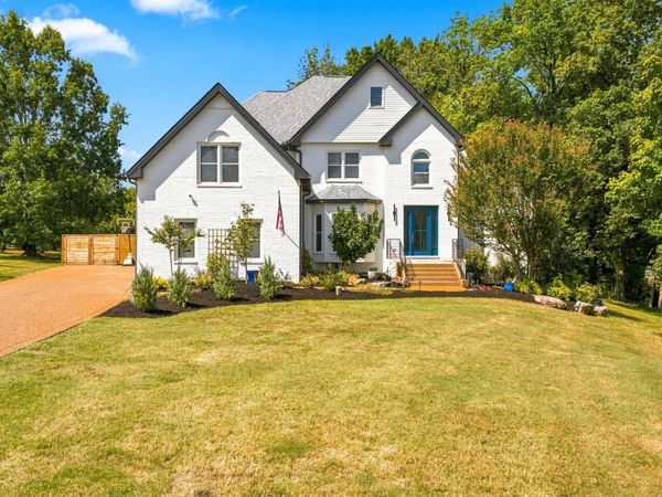 1004 Cross Creek Ct, Hendersonville, TN 37075