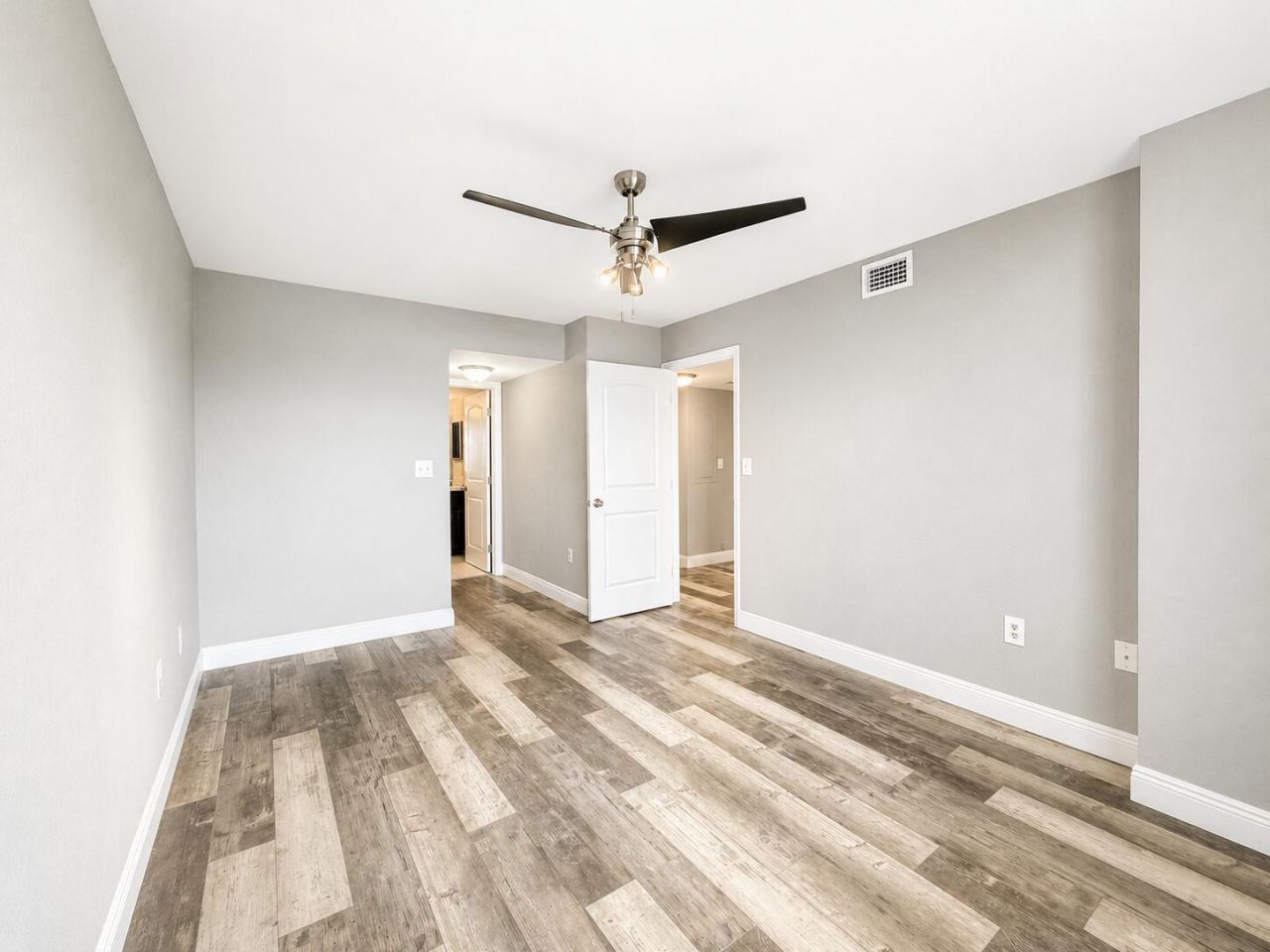 2831 N Oakland Forest Drive, Unit 101, Oakland Park, FL 33309 Photo